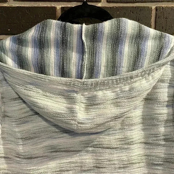 Free Planet Women’s Small Kangaroo Pocket Hooded Pullover - Picture 8 of 9